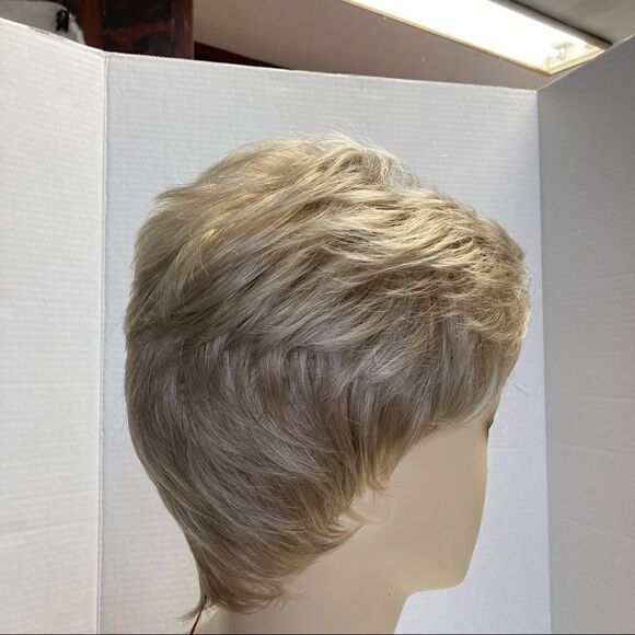 LYDELL,Hivision Collection,Short blonde Synthetic Wig, Style 1733A‎ main image 11